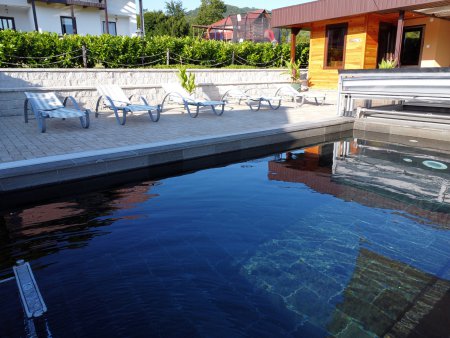 Piscină